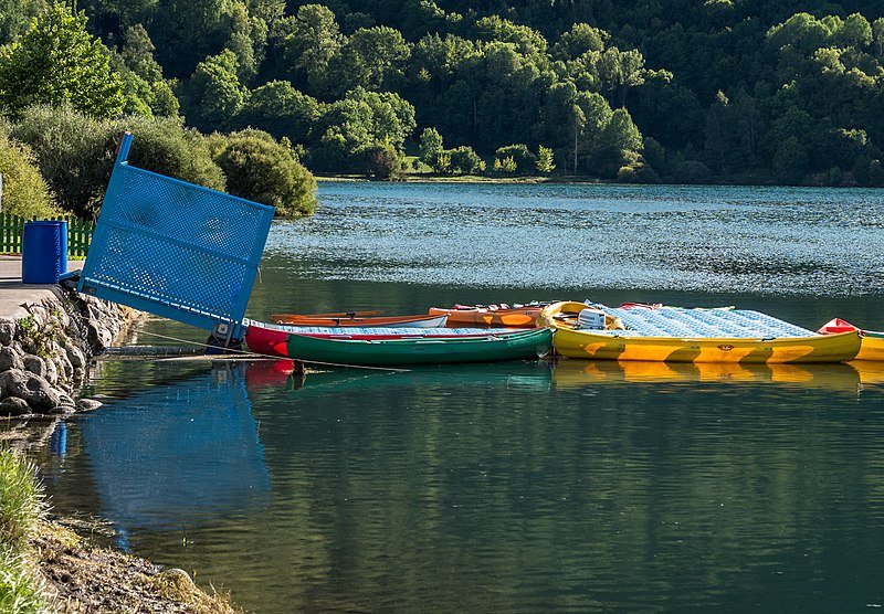 File:Eriste - Embalse - Kayak 01.jpg